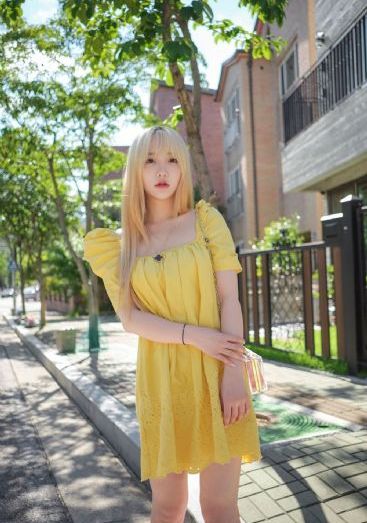 豪妇奶乳跪着伺候小说_剧情片在线视频播放