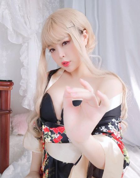 女翻白眼吐舌头_BD国语高清在线观看