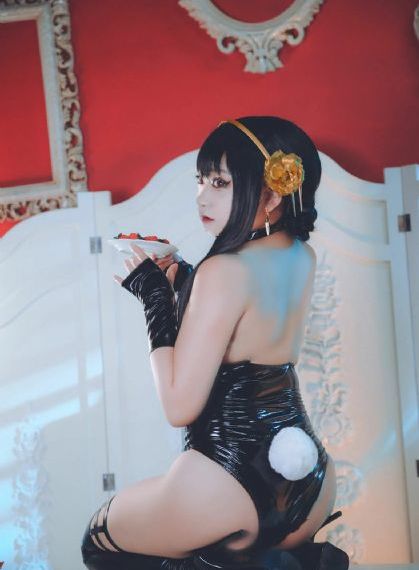 报告夫人漫画免费观看无遮挡_十万网红美女美酱