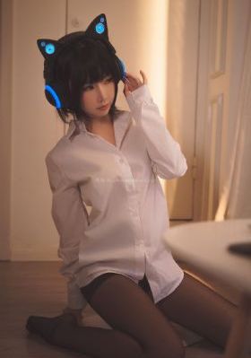 c翻那些帝王们打屁股女攻_BD国语高清迅雷在线观看