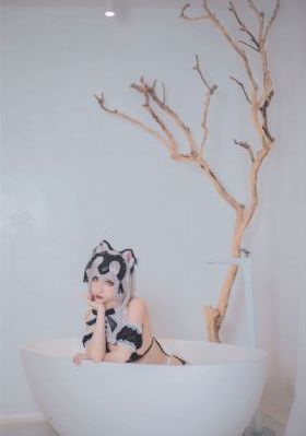 旗袍两边开叉方便做运动_快播高清无删减WWW